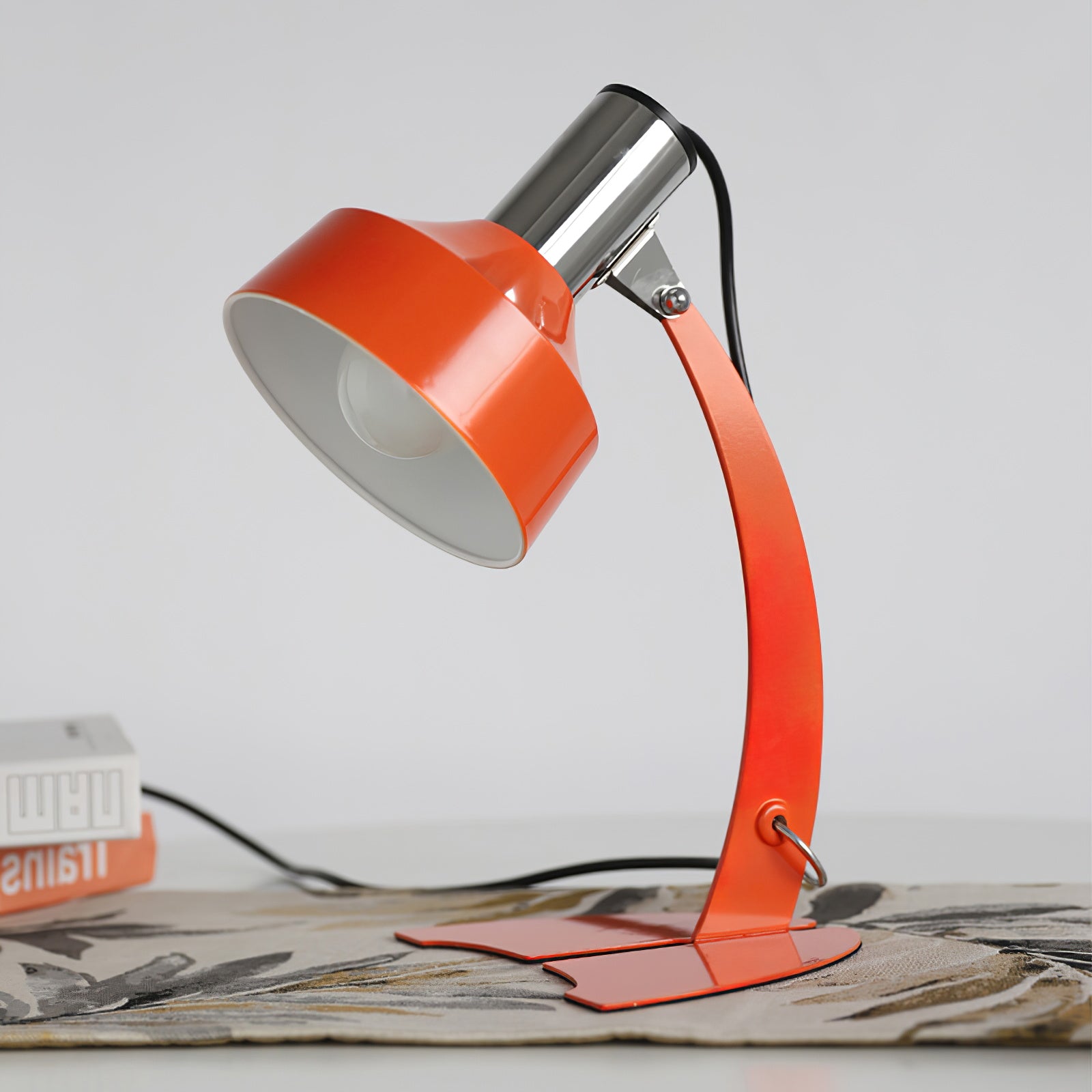 Flash Table Lamp