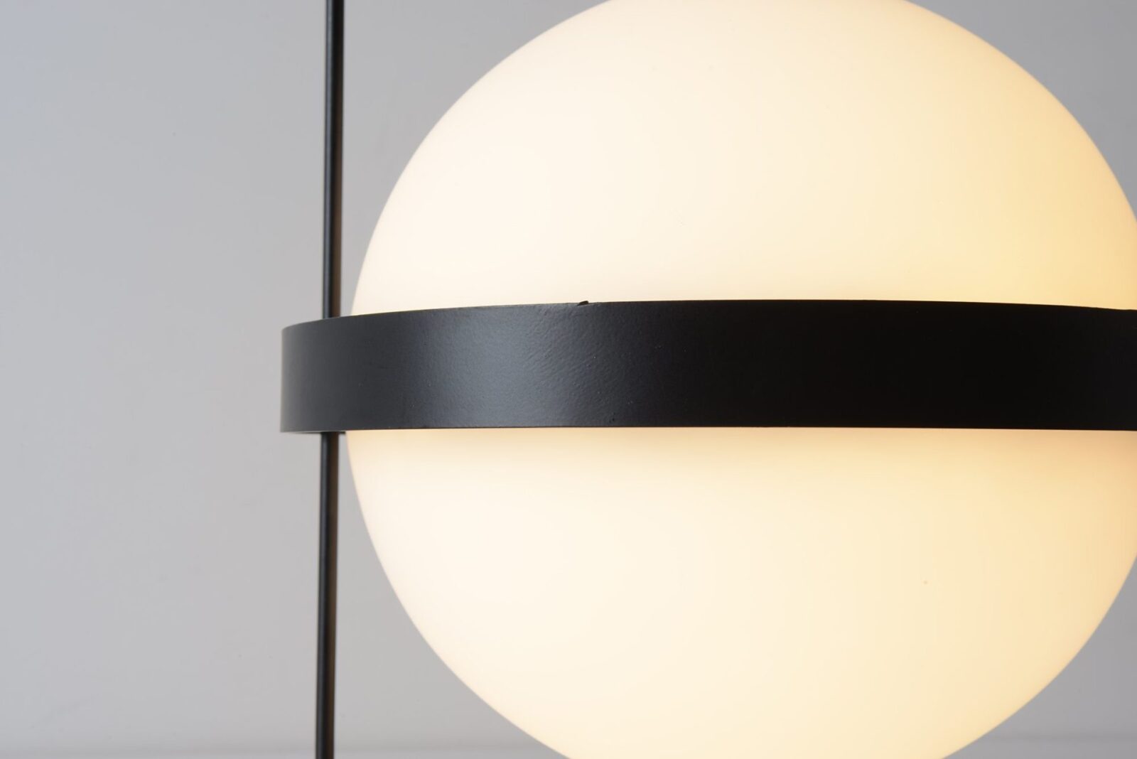 メイラ球形テーブルランプ