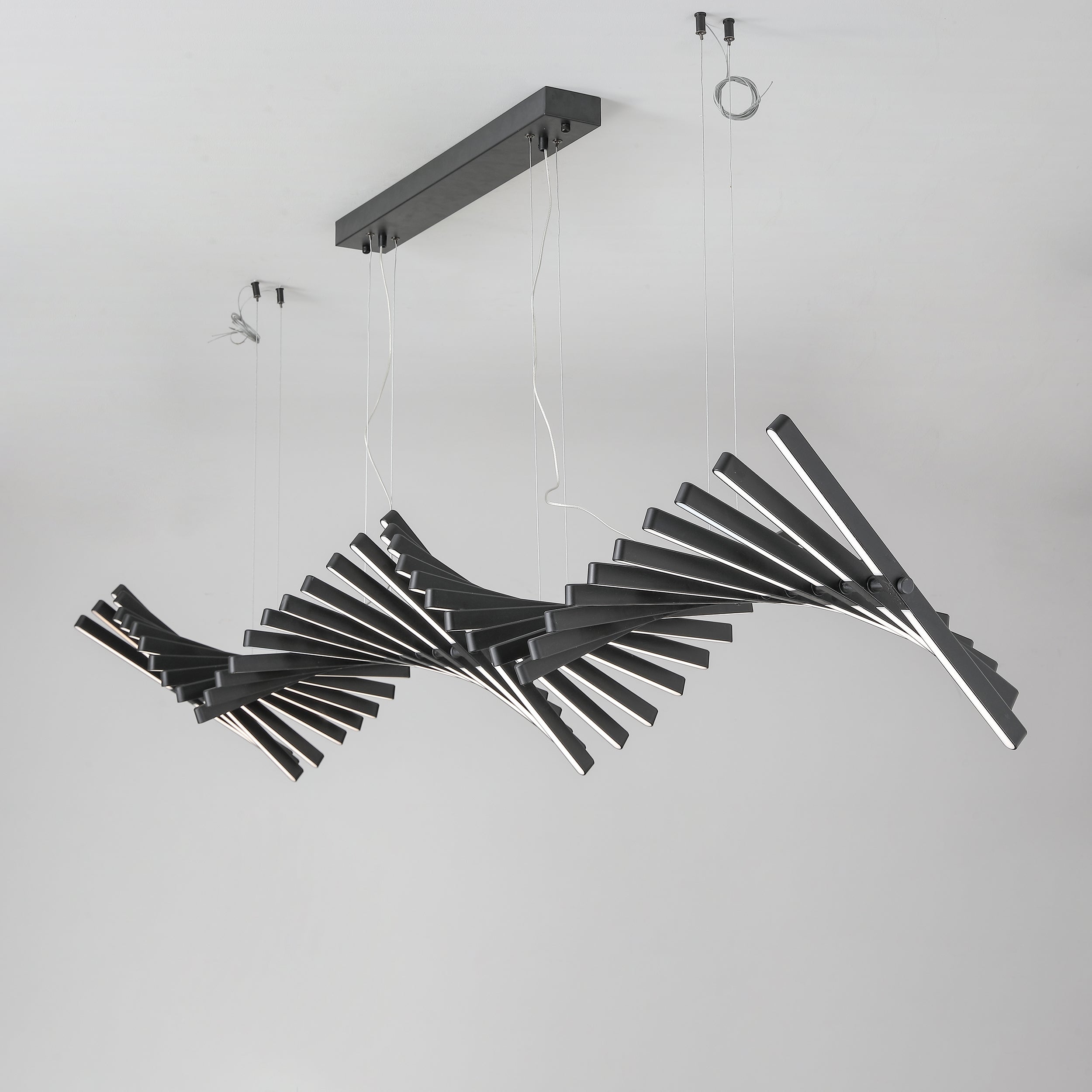 ピアノキー ブラックシャンデリア