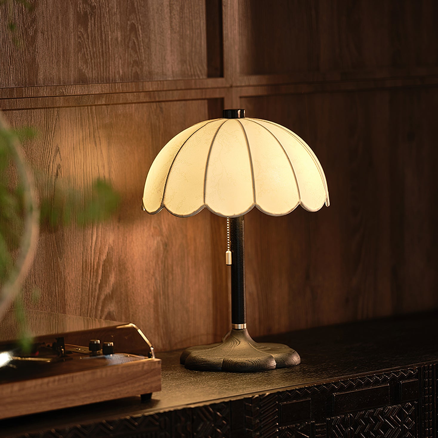 プラハの花びらテーブルランプ