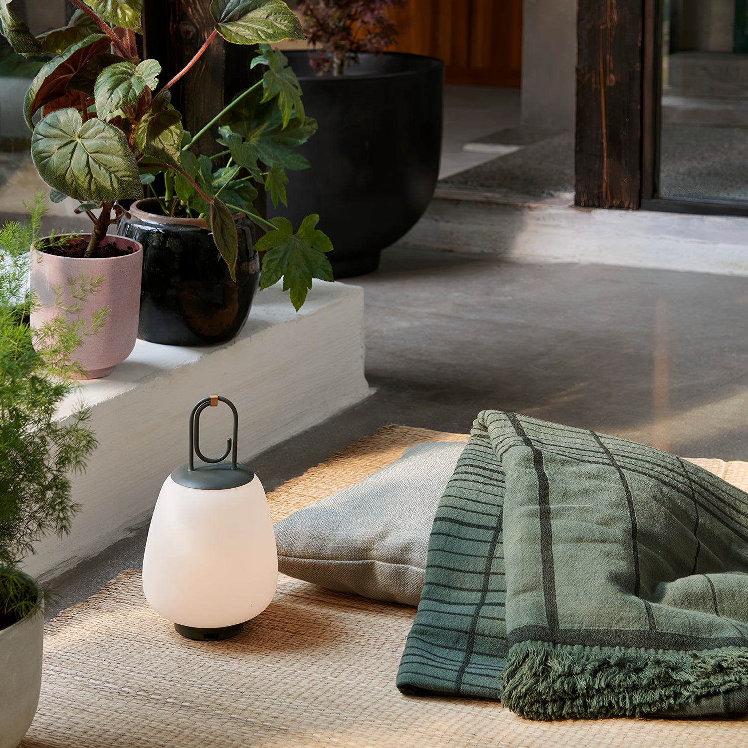 ポータブルランタン バッテリー内蔵テーブルランプ