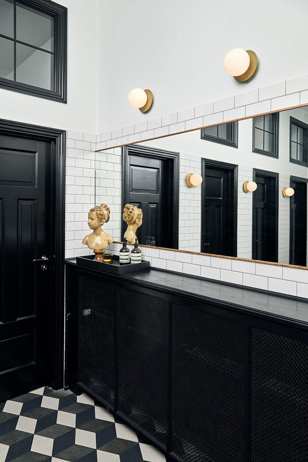 Liila ウォールランプ