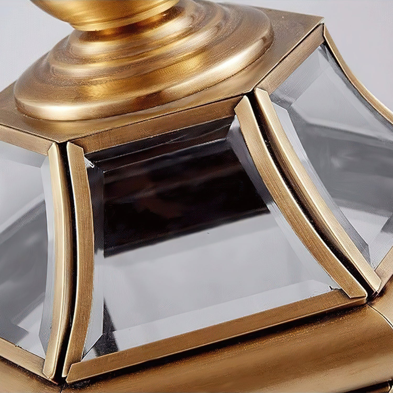 ヨーロッパの真鍮製ガーデンテーブルランプ