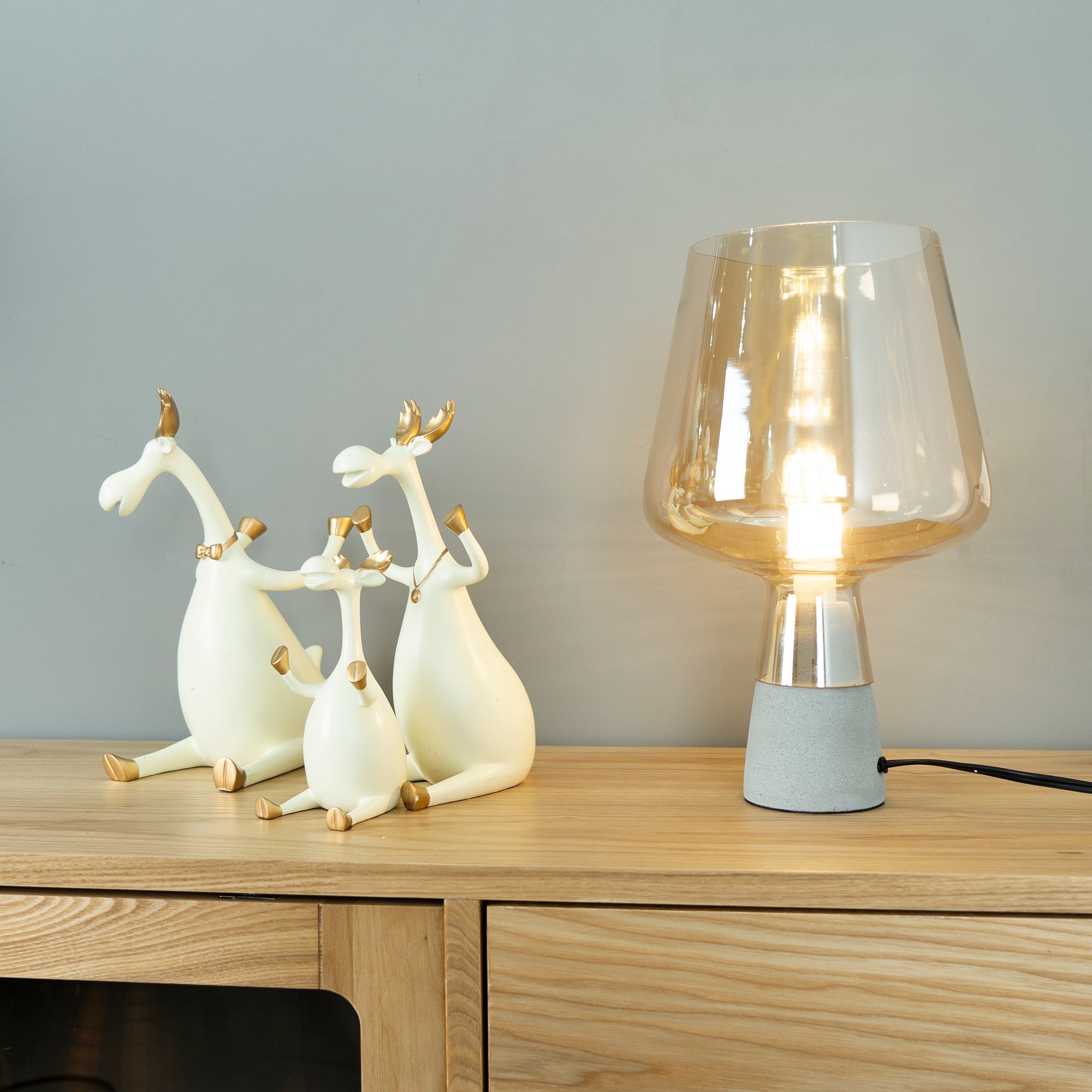 Leas Glass Table Lamp