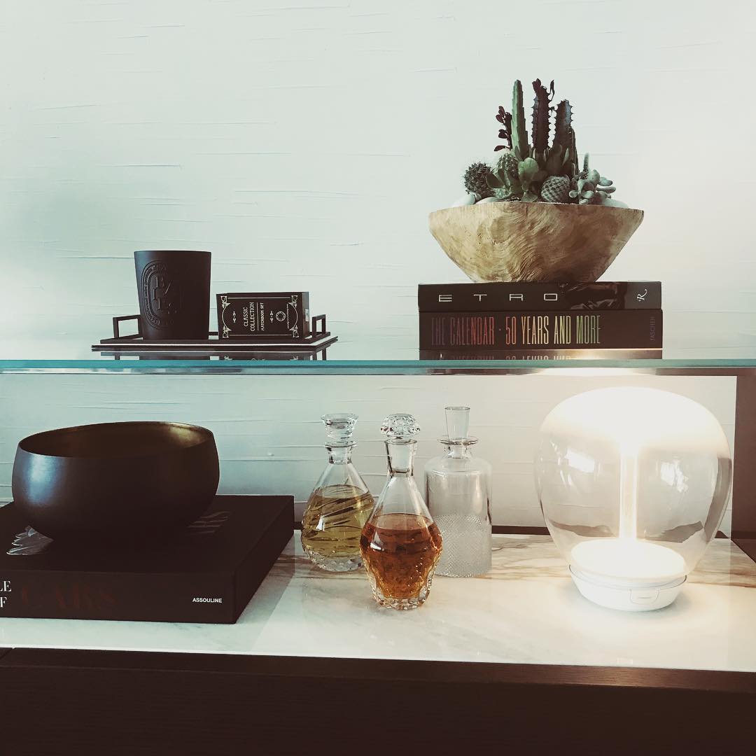 共感テーブルランプ