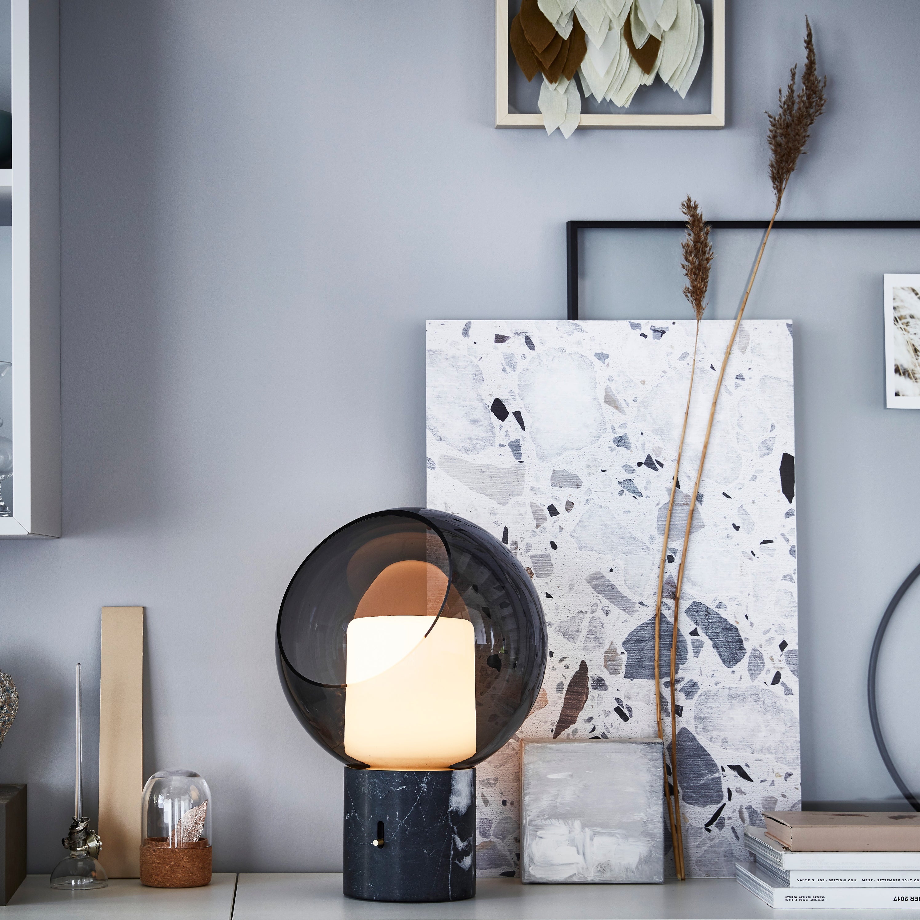 エヴェダル テーブルランプ