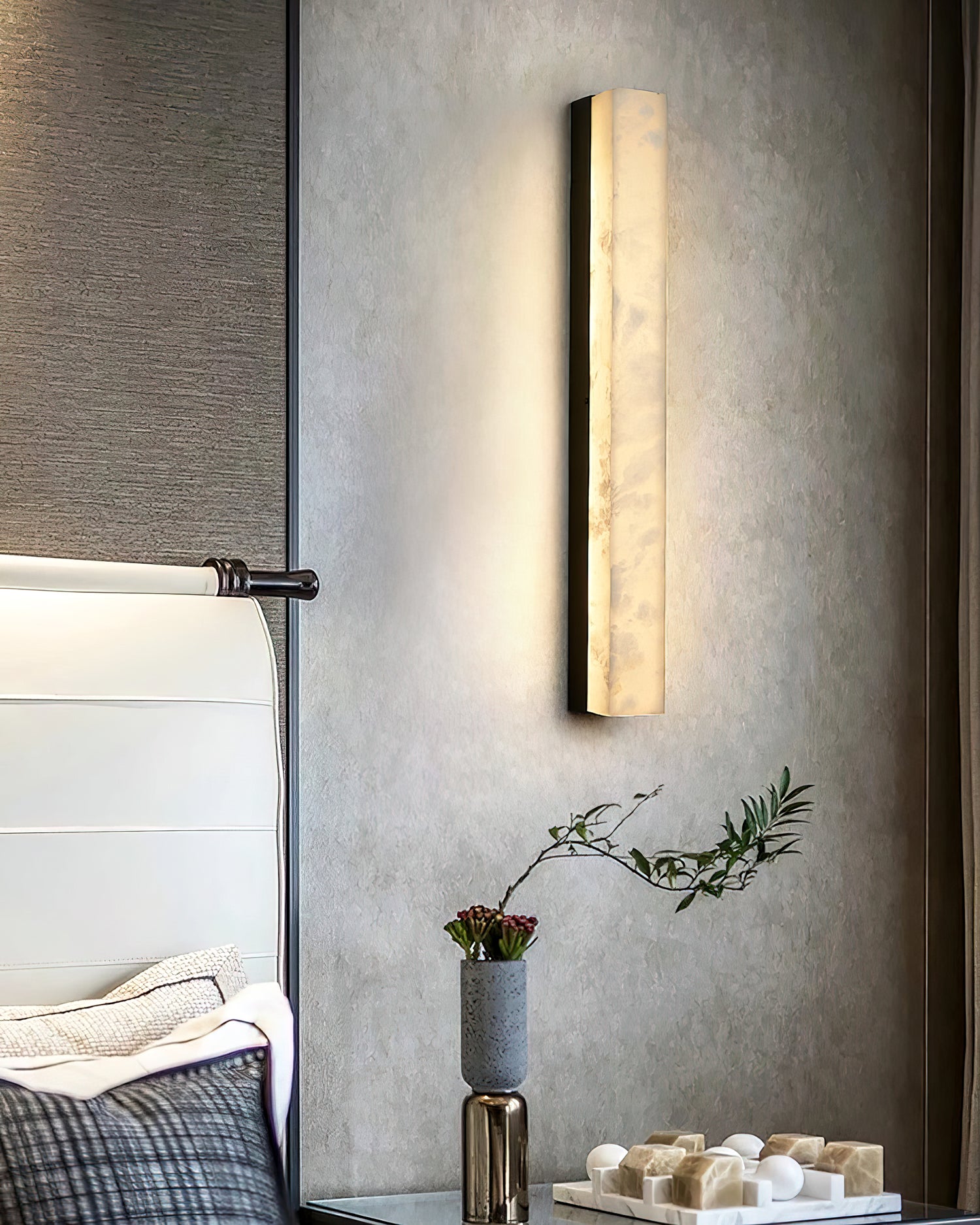 デラニー アラバスター ウォールランプ