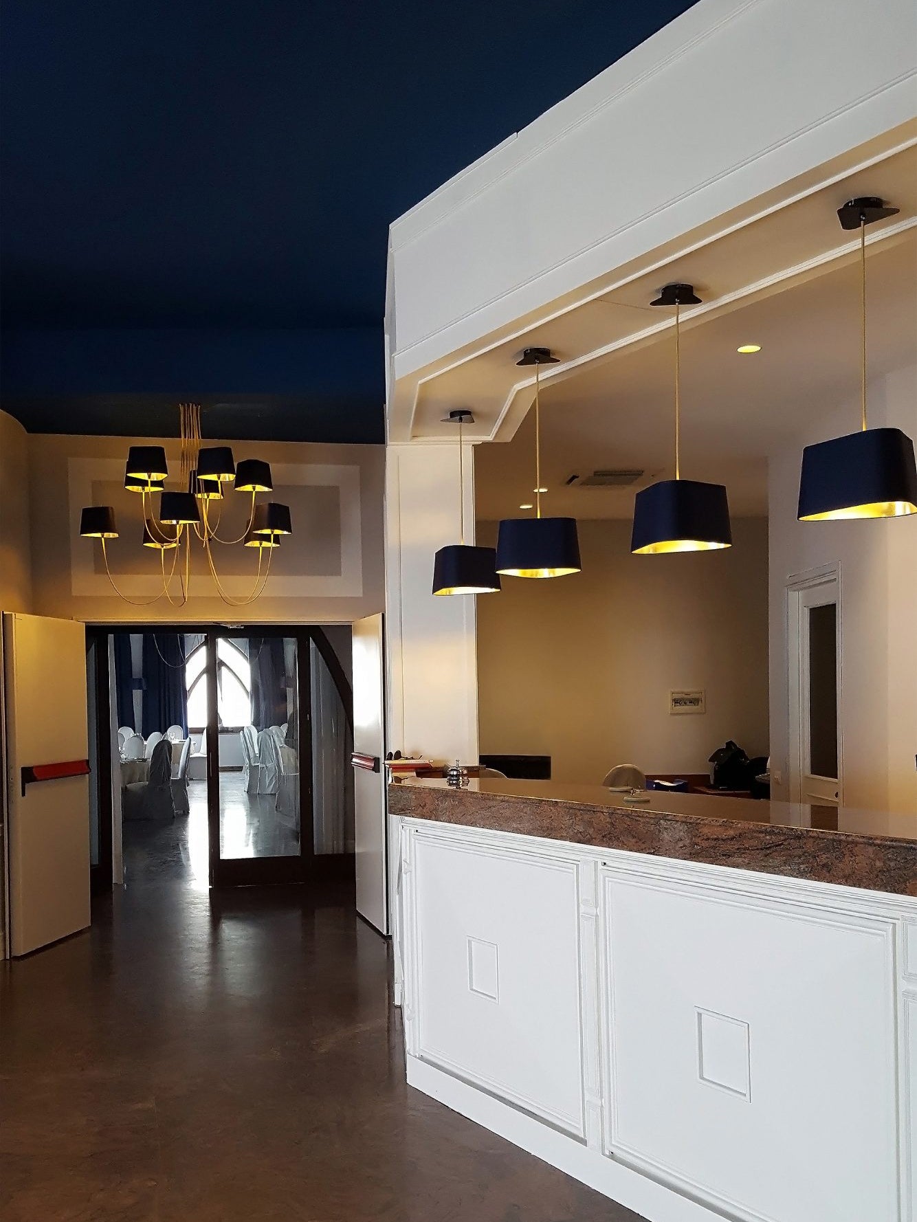 装飾要素シャンデリア