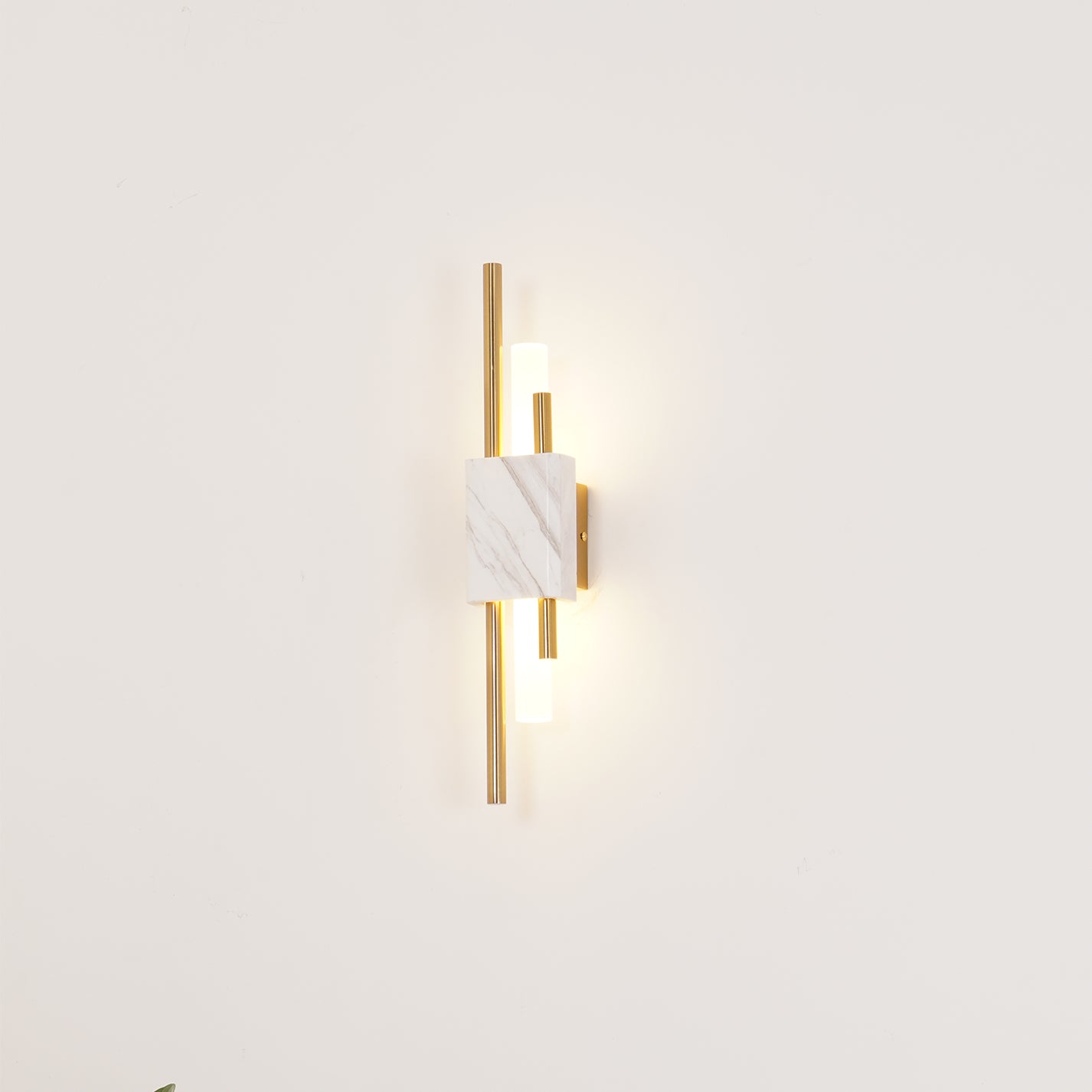 Tanto Wall Light