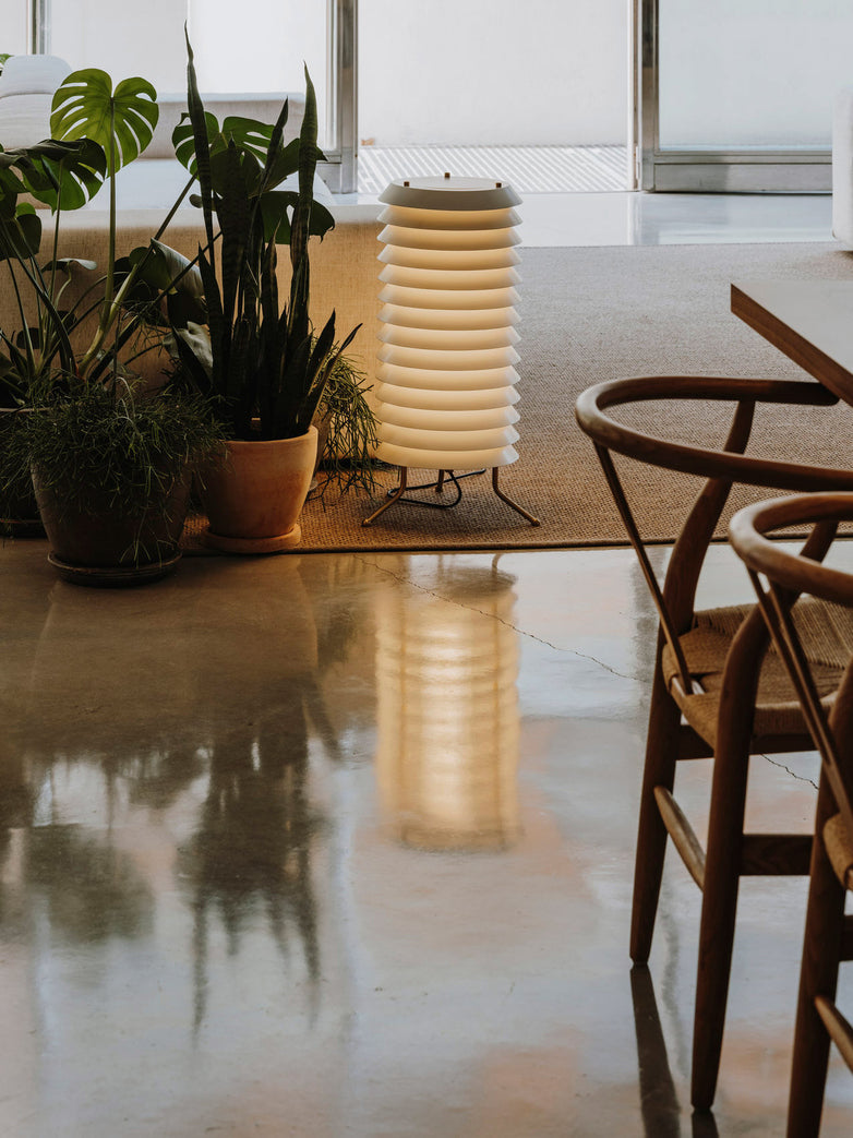 シータワーテーブルランプ