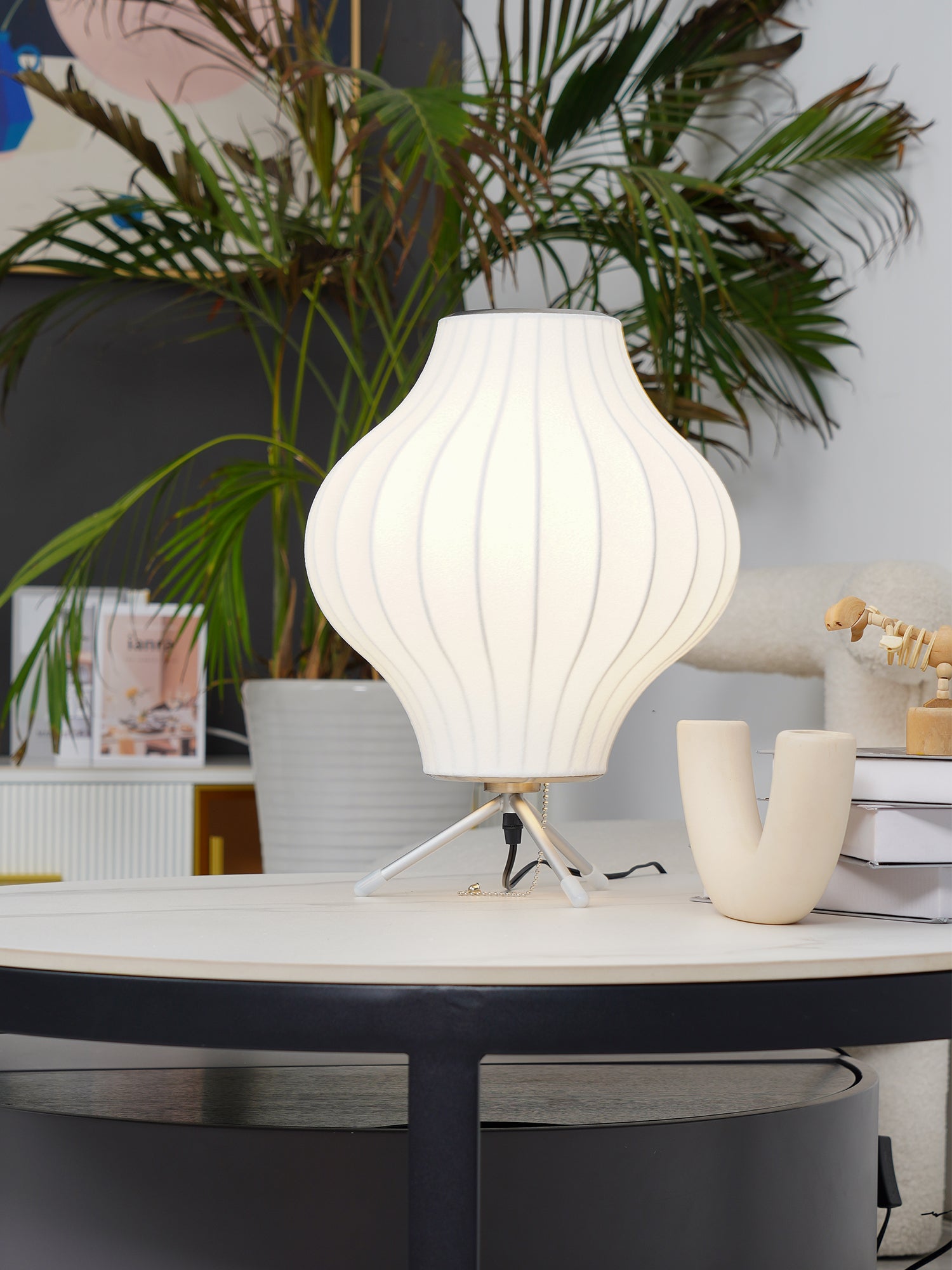 ネルソン三脚テーブルランプ