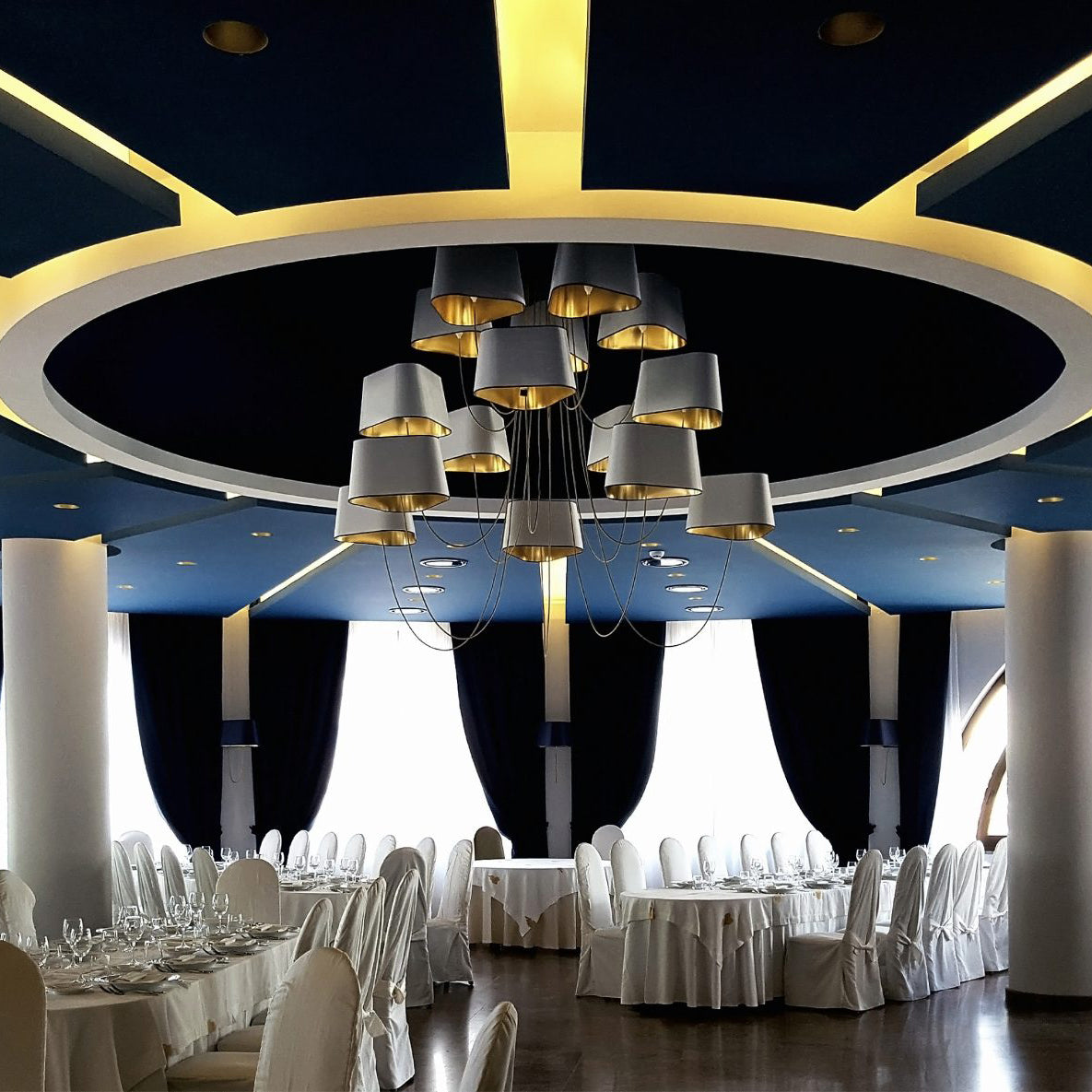 装飾要素シャンデリア