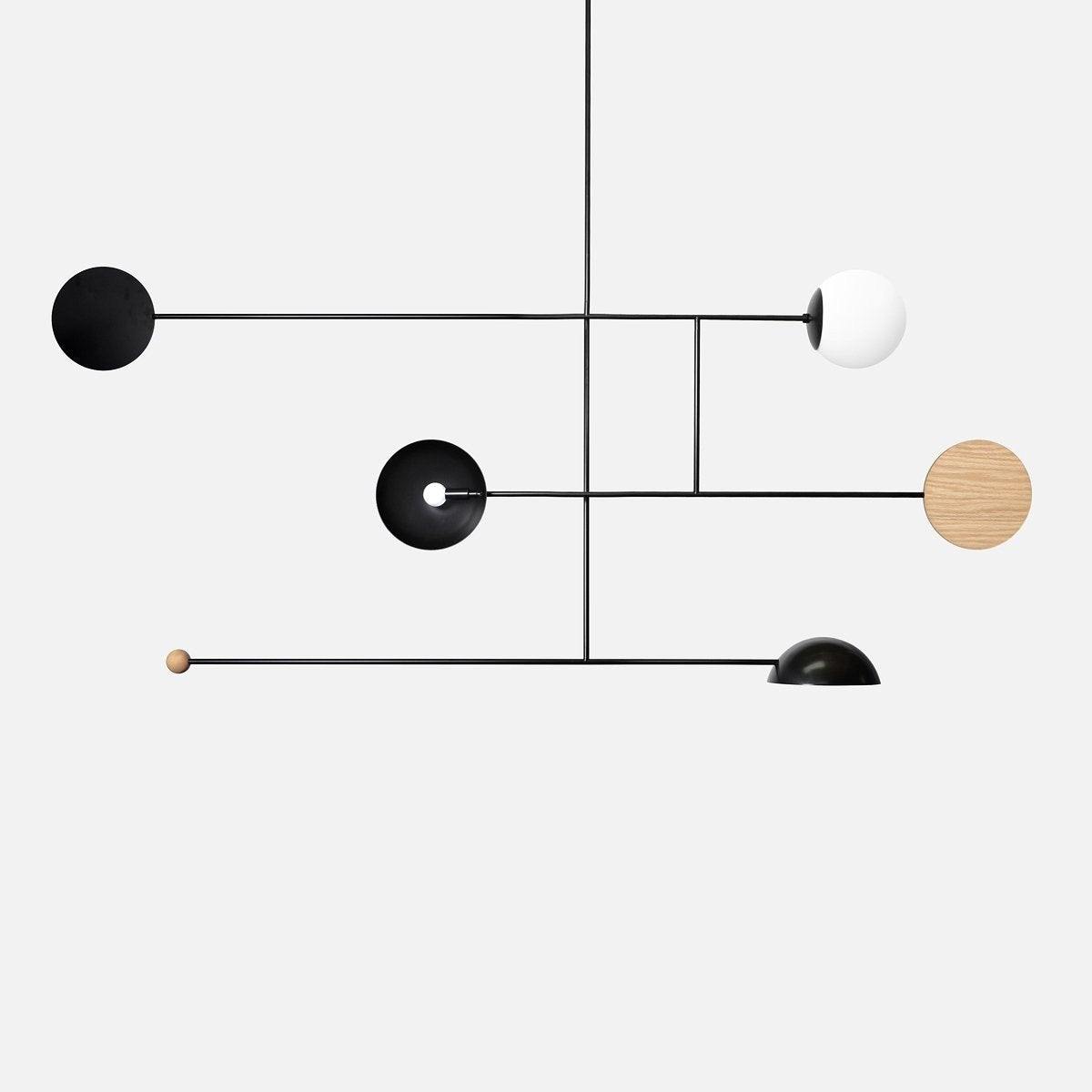 モダンなダイニングリビングルームのシャンデリア