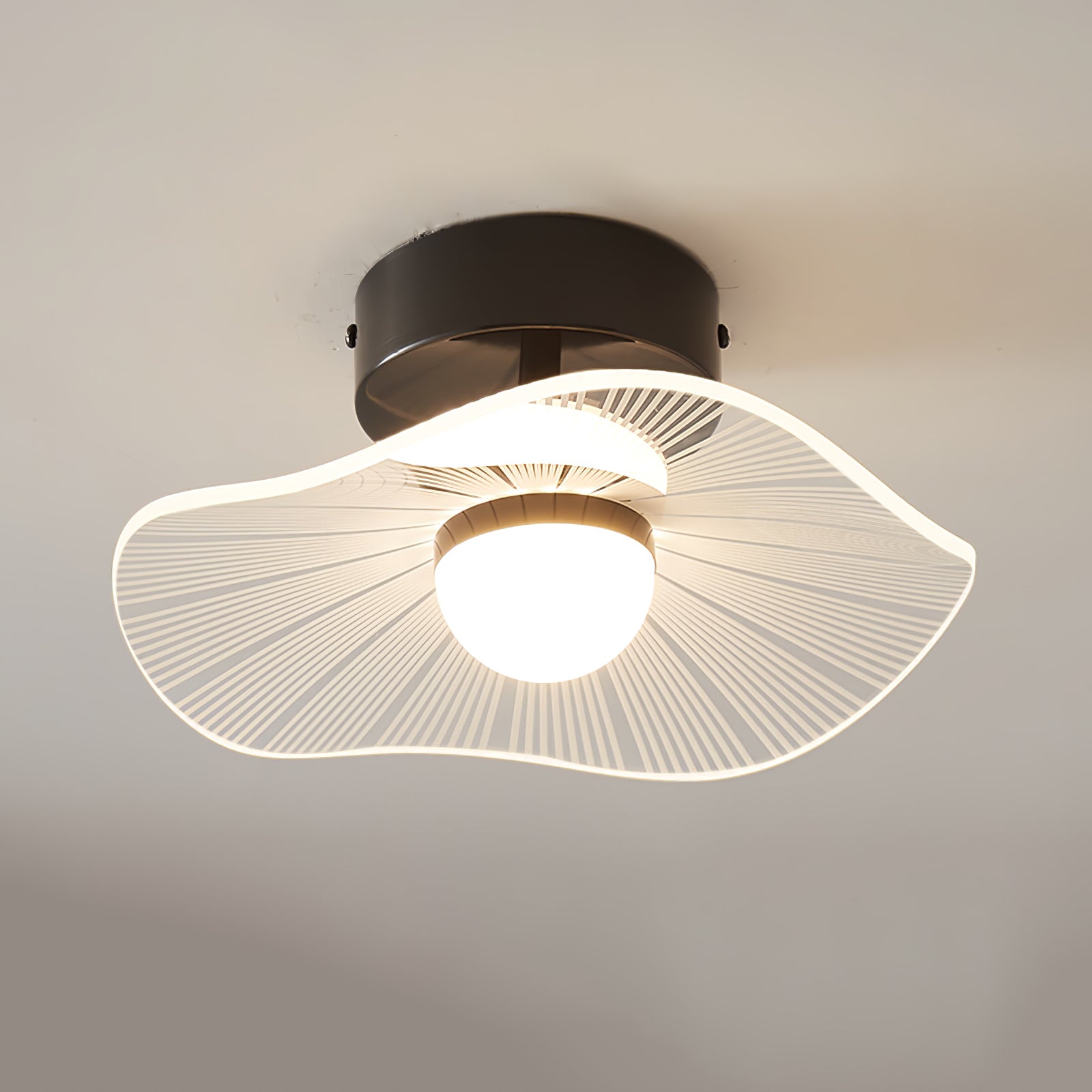 アクリル製蓮の葉の天井照明