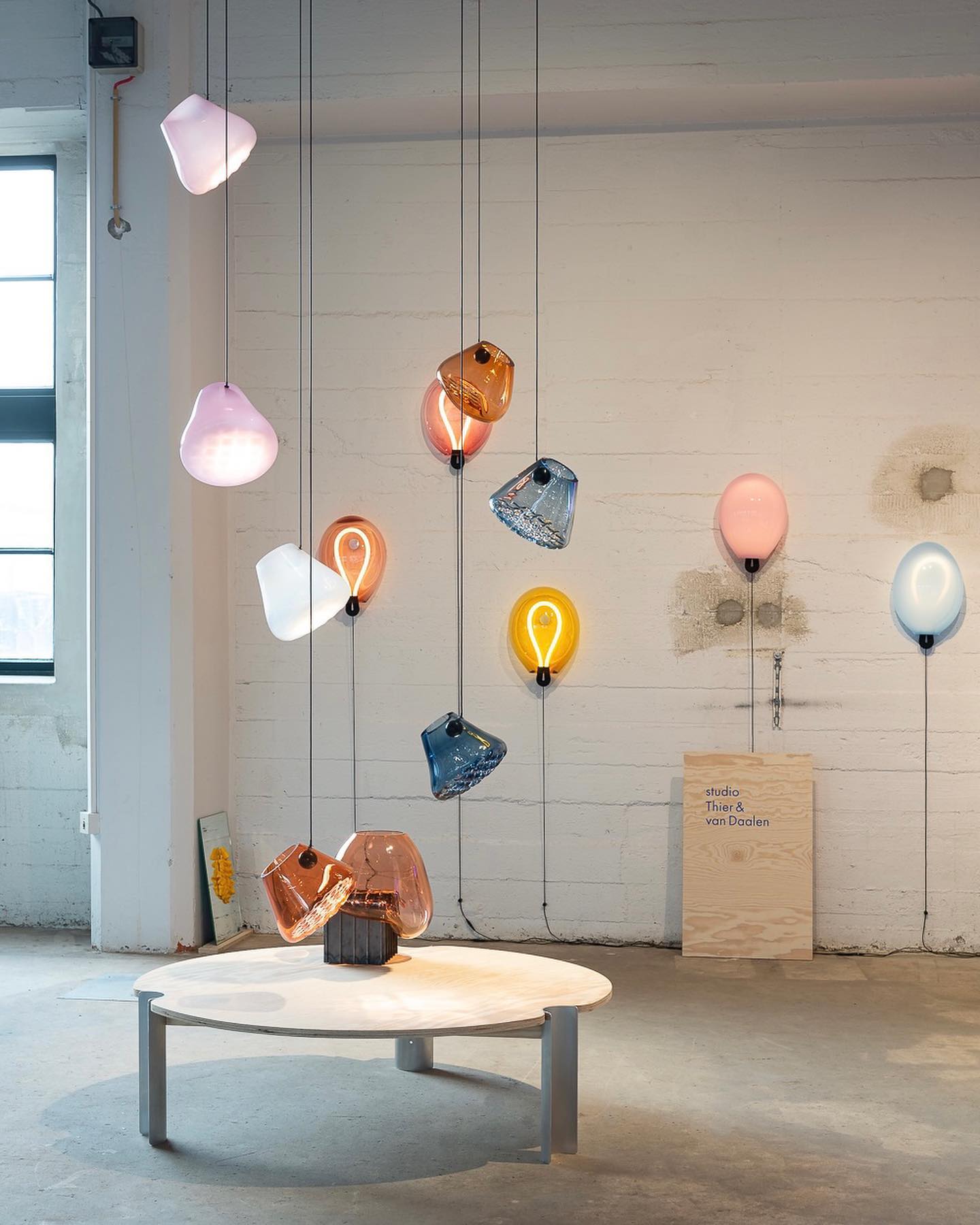 ブラ ウォール ライト