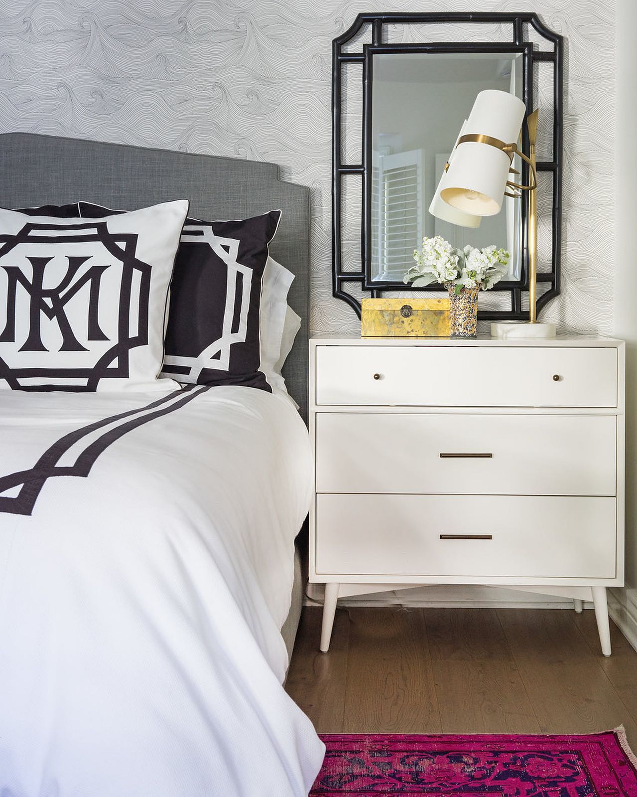 ヤスミン テーブルランプ