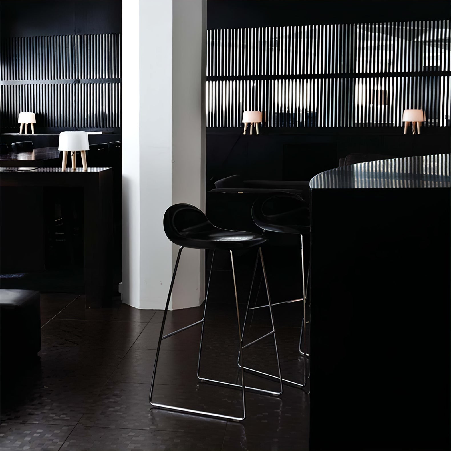 ミルクテーブルランプ