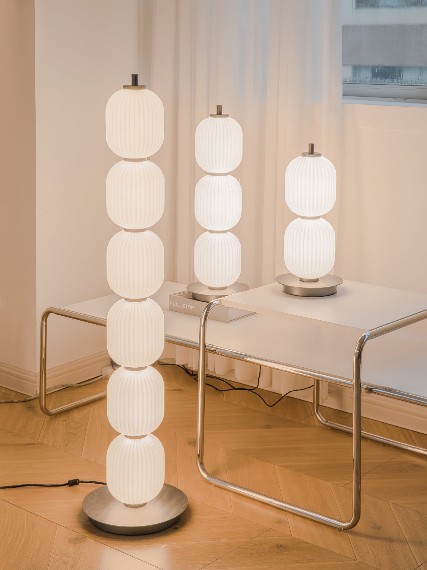 コリアー テーブルランプ