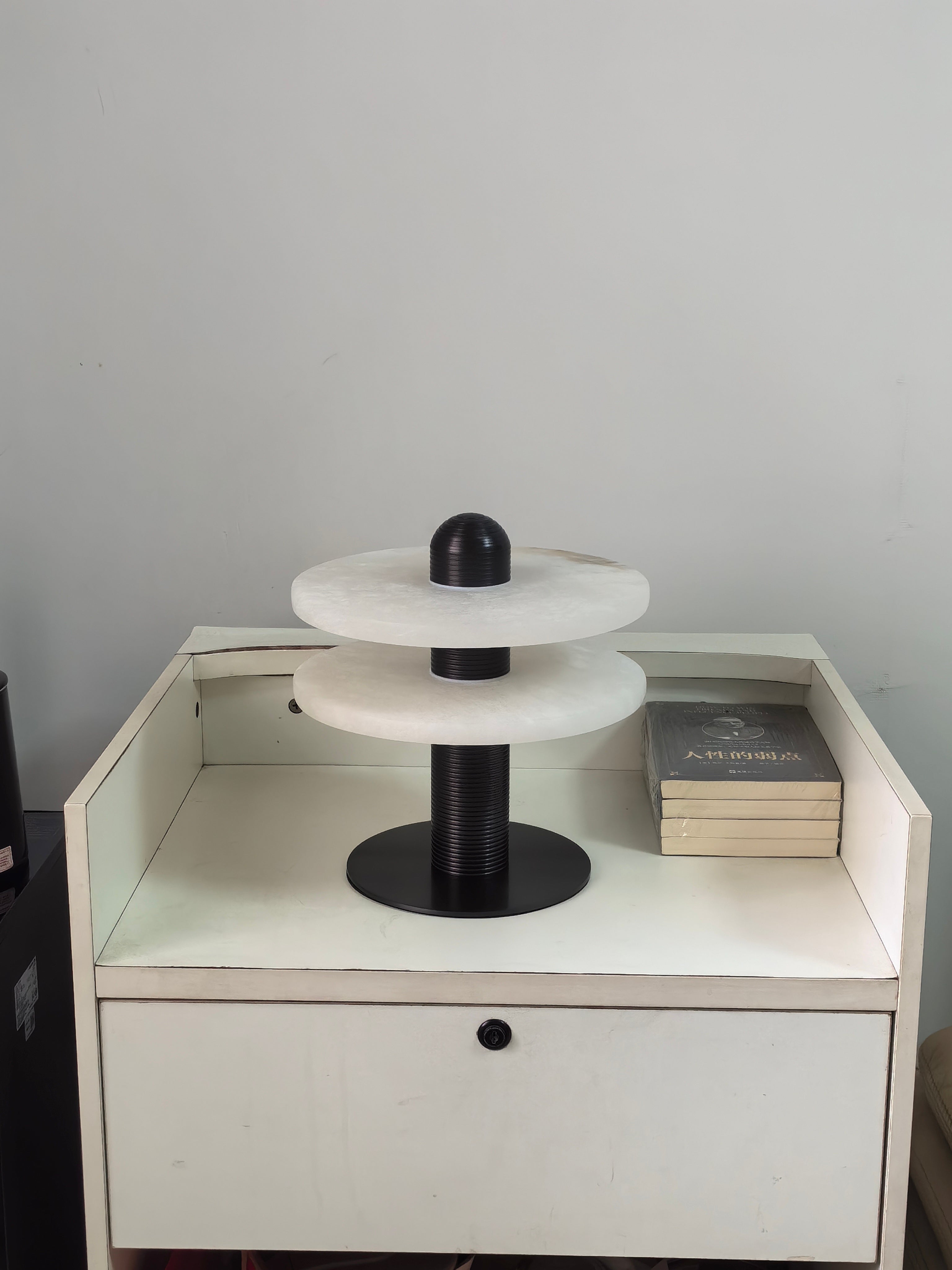 アラバスター彗星テーブルランプ