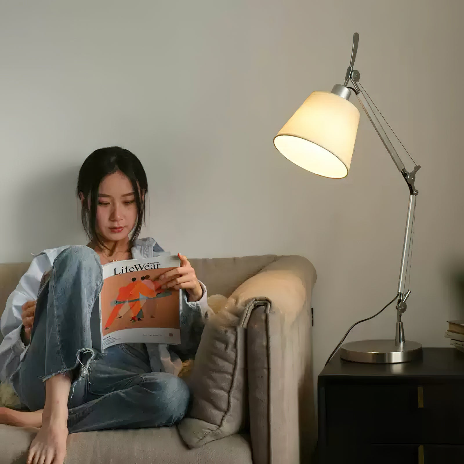 モダンなカワテーブルランプ