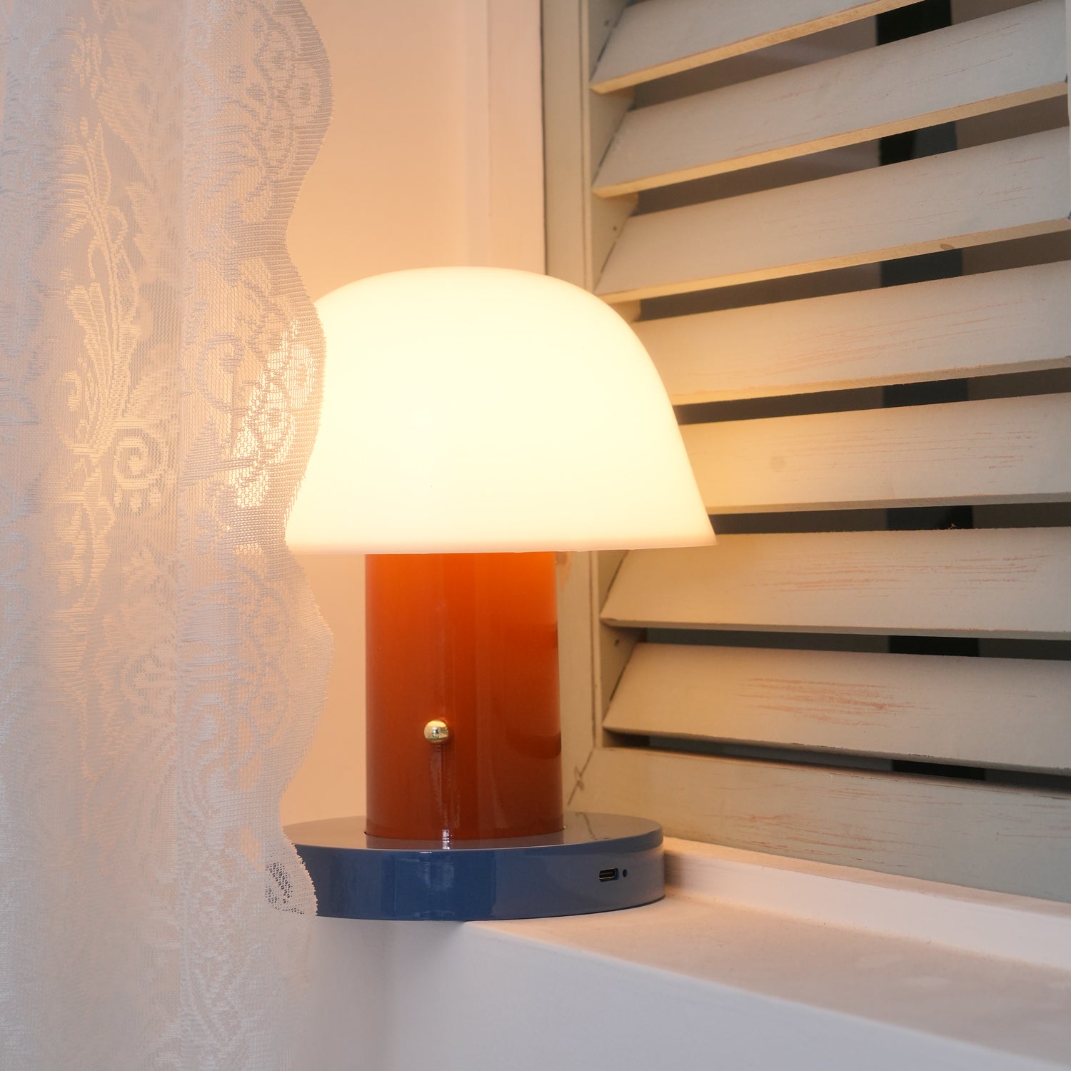 セレナ バッテリー内蔵テーブルライト