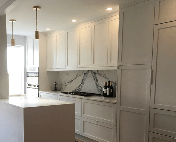 モダンなデリアシーリングランプ