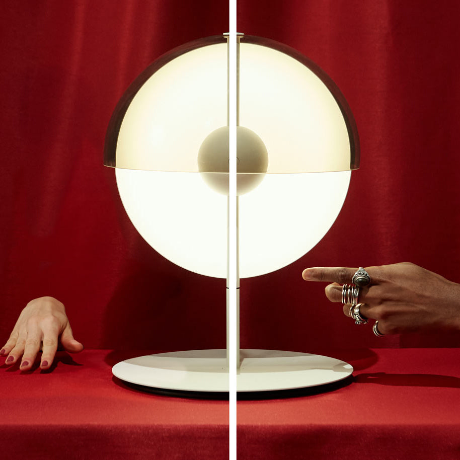 テイア テーブルランプ