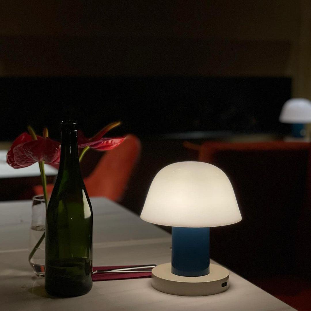 セレナ バッテリー内蔵テーブルライト