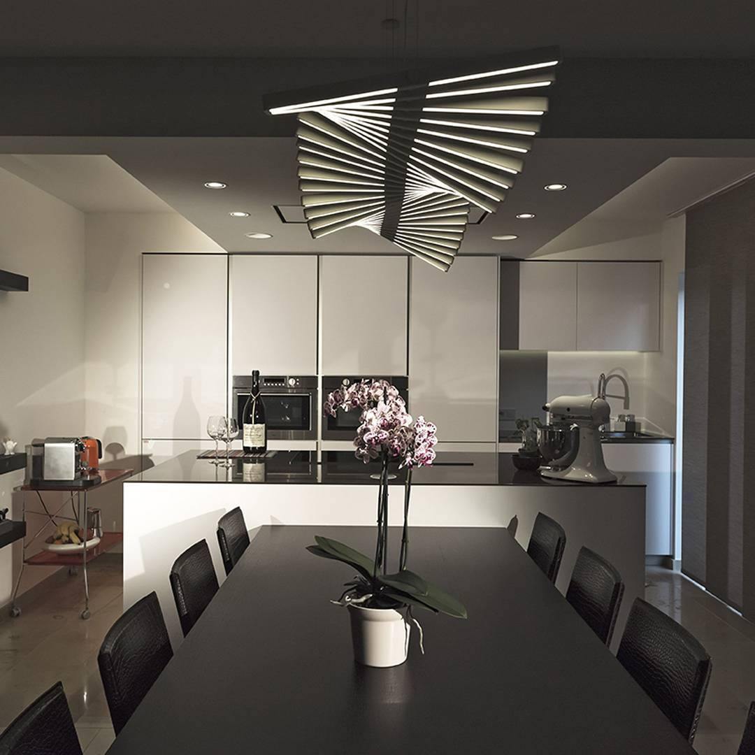 ピアノキー ブラックシャンデリア