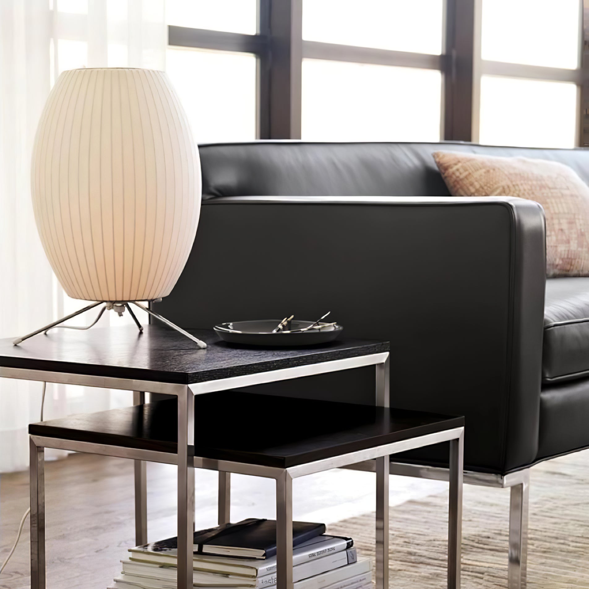 ネルソン三脚テーブルランプ