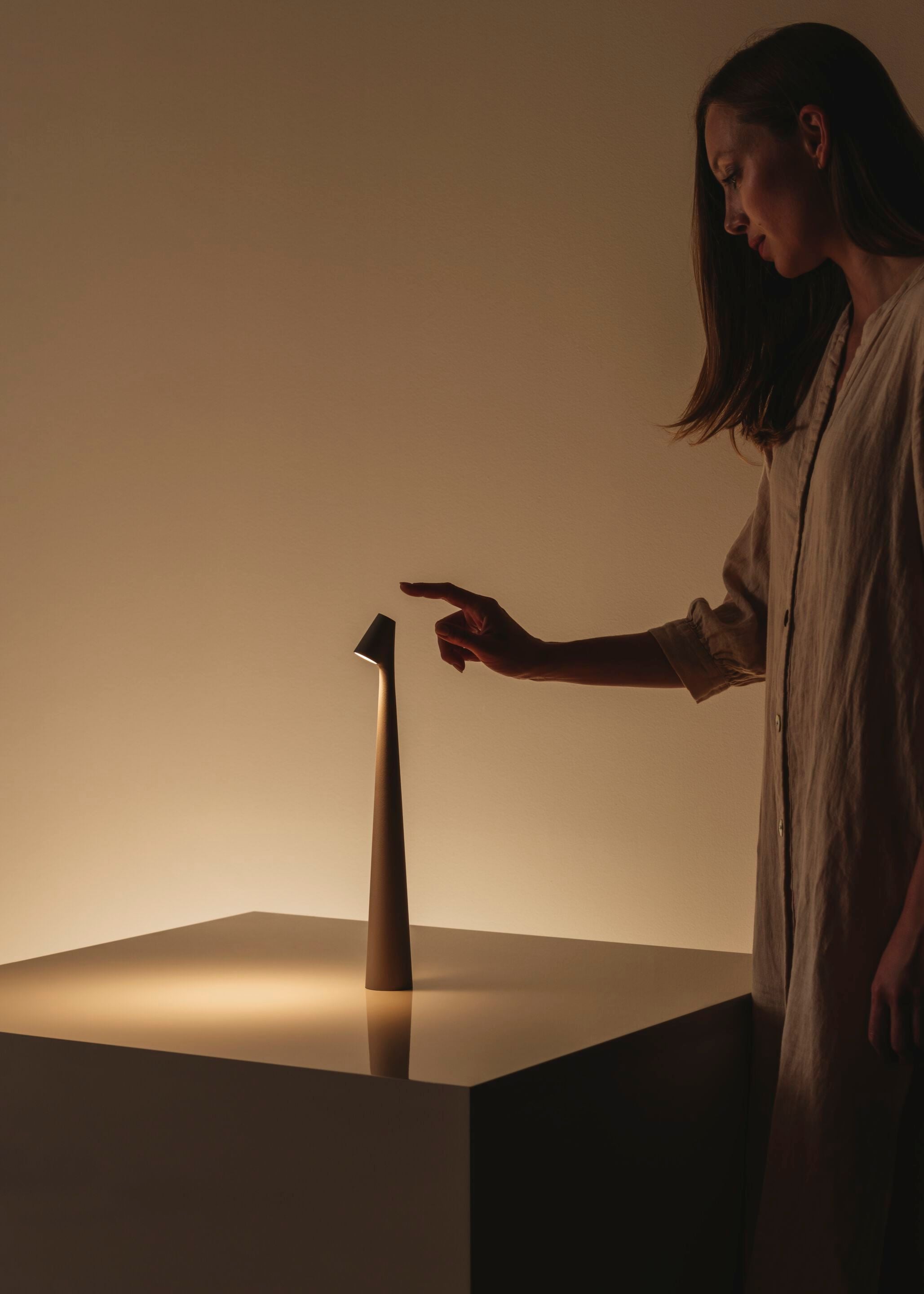 アフリカ ポータブル テーブル ランプ