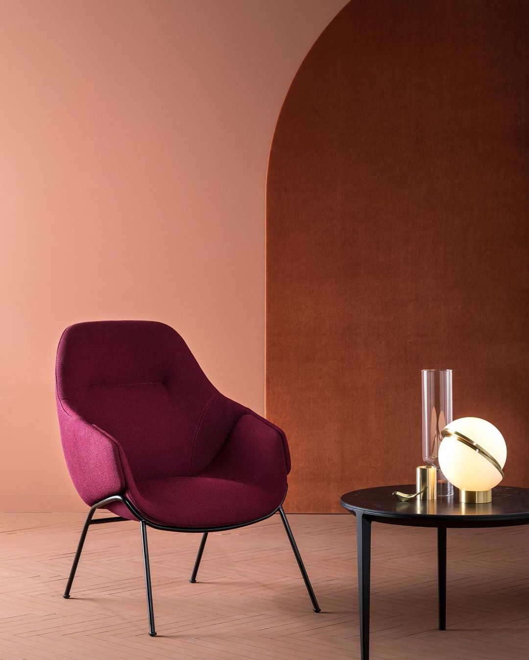 三日月型テーブルランプ