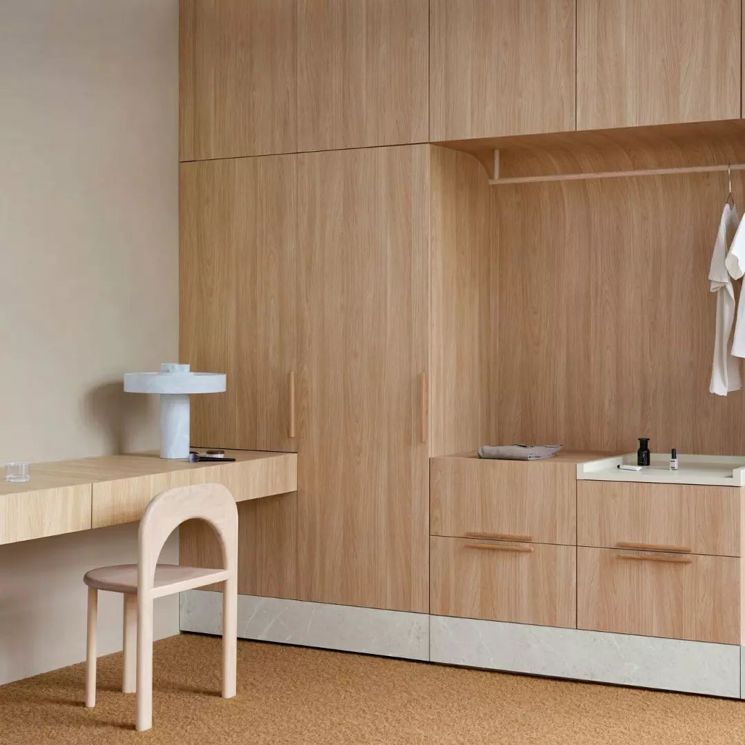 ヘメラデスクランプ