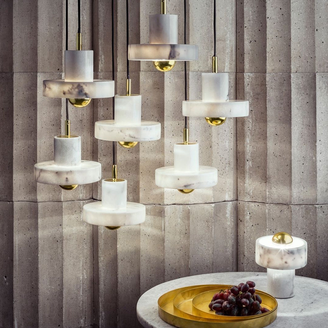 石のテーブルランプ