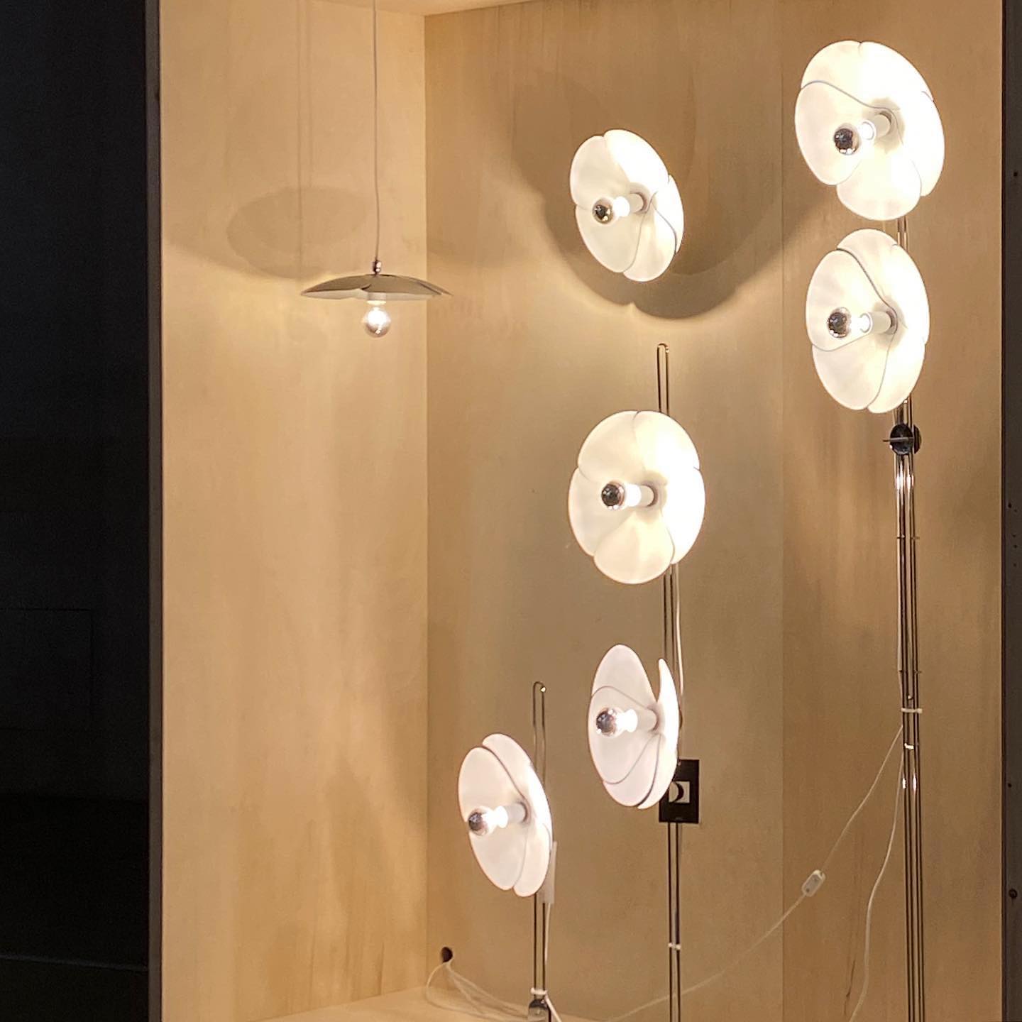 フラワーテーブルランプ