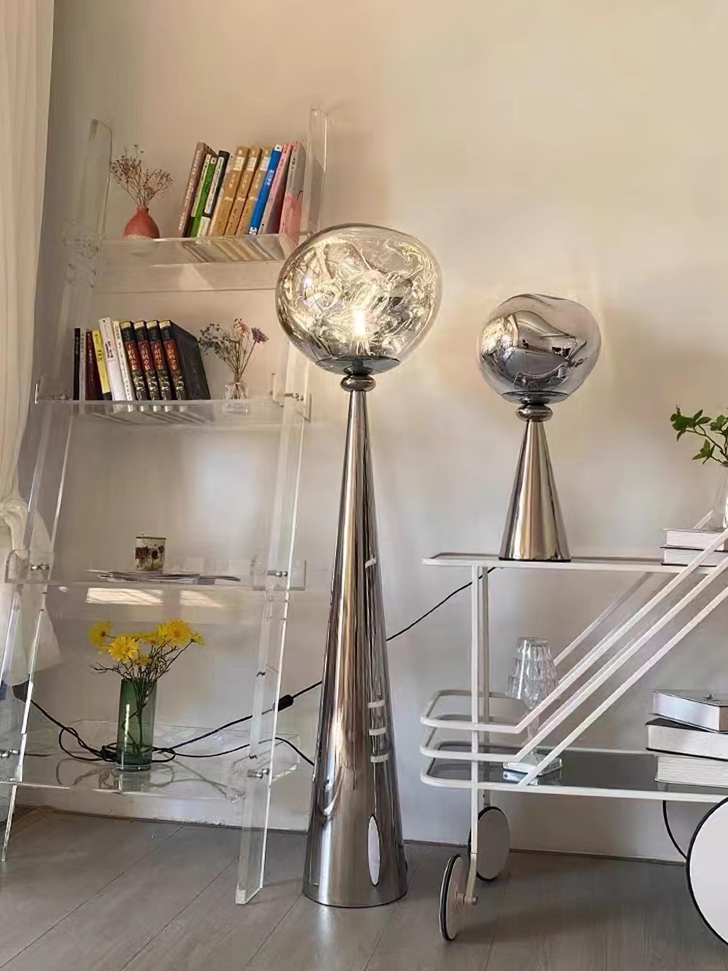 ラバコーンテーブルランプ