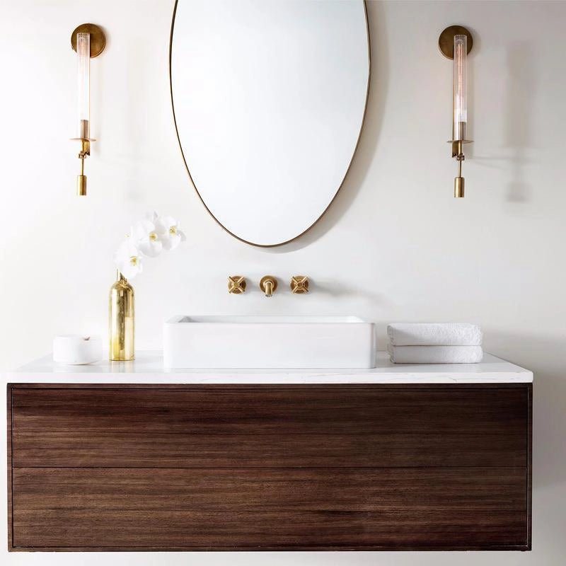 フランス古典主義のプラグインウォールランプ