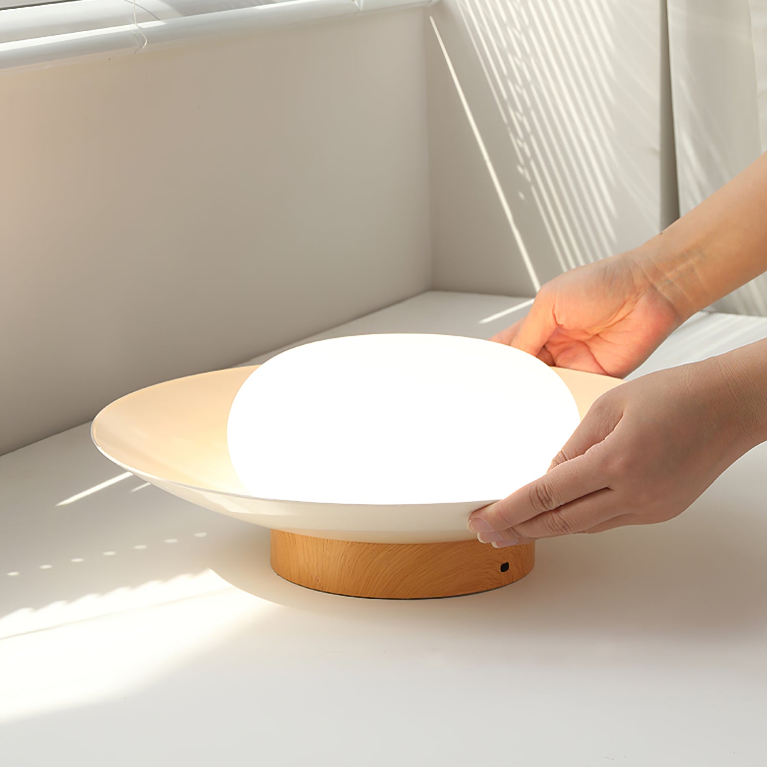 ボンバシーリングライト