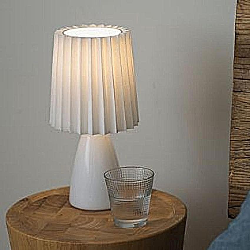 クリームテーブルライト