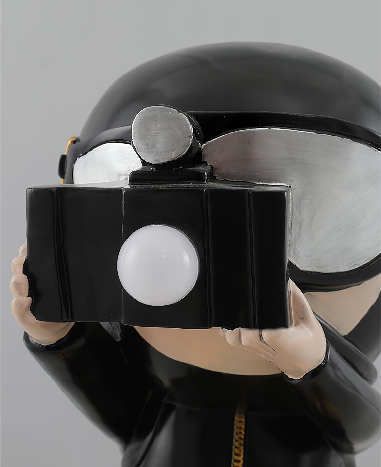 冒険家樹脂テーブルランプ