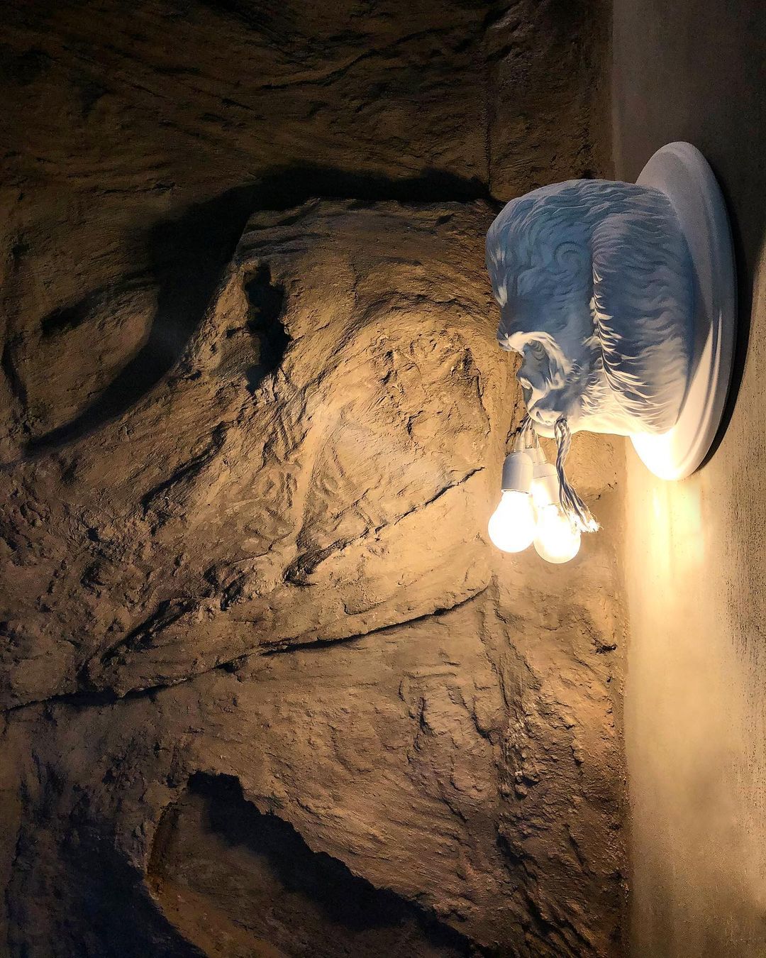 リラ ウォール スコンセ