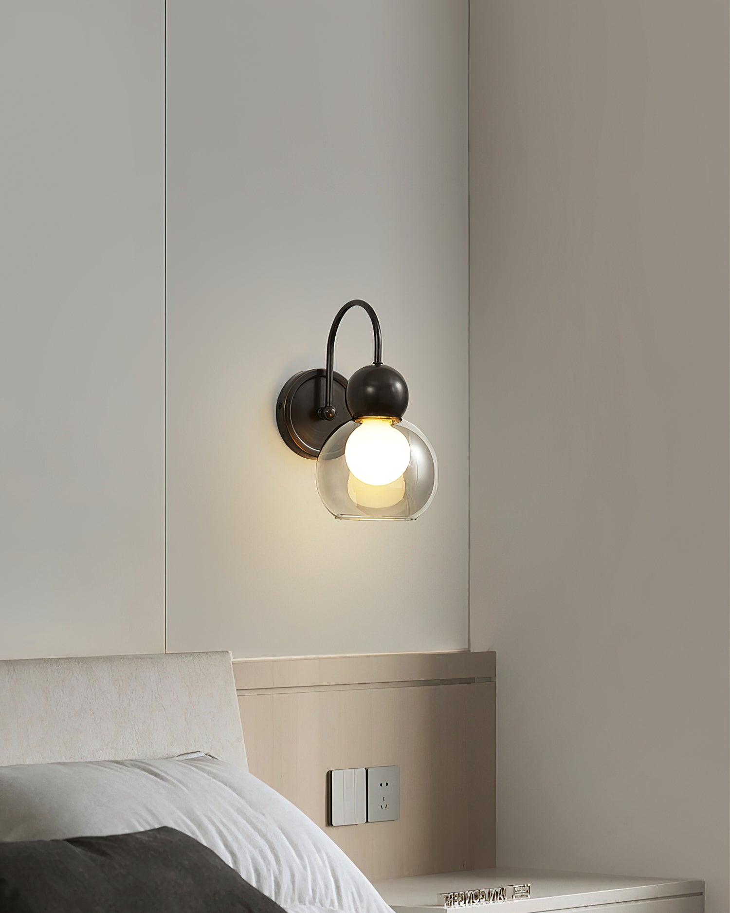 Larkson Wall Light