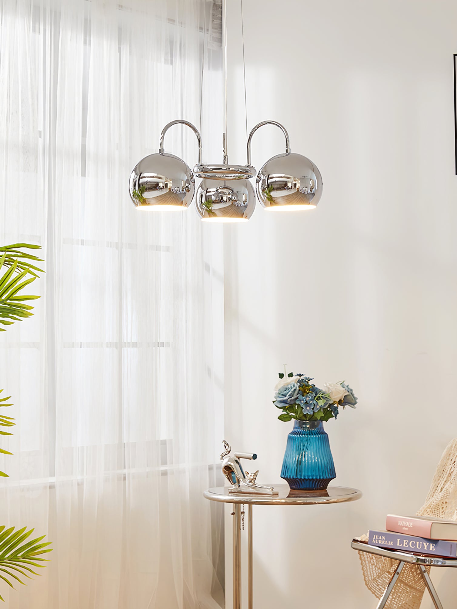 目玉シャンデリア