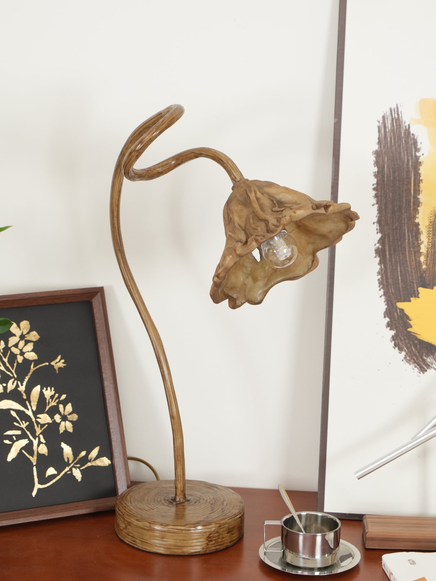 芸術的な蓮の葉のテーブルランプ