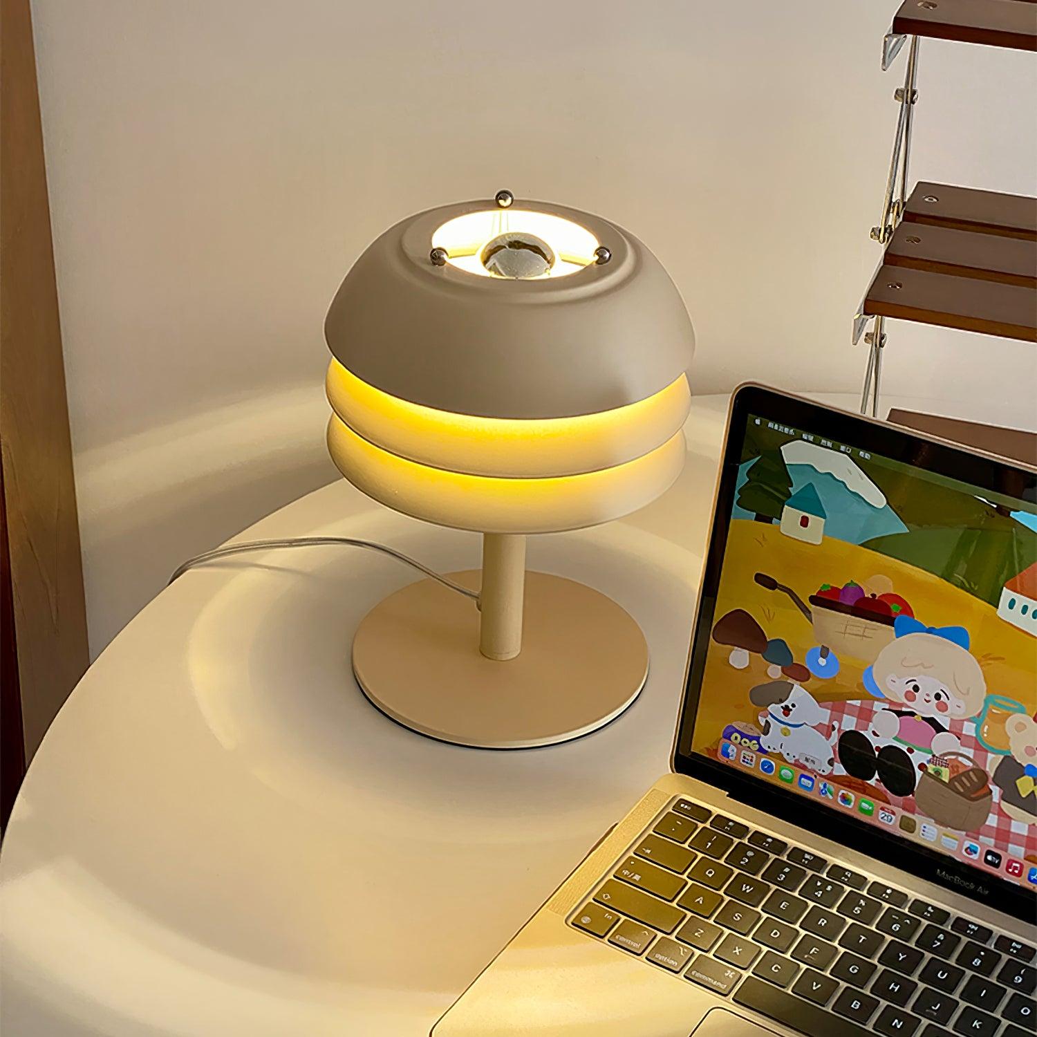 アウレンティ テーブルランプ