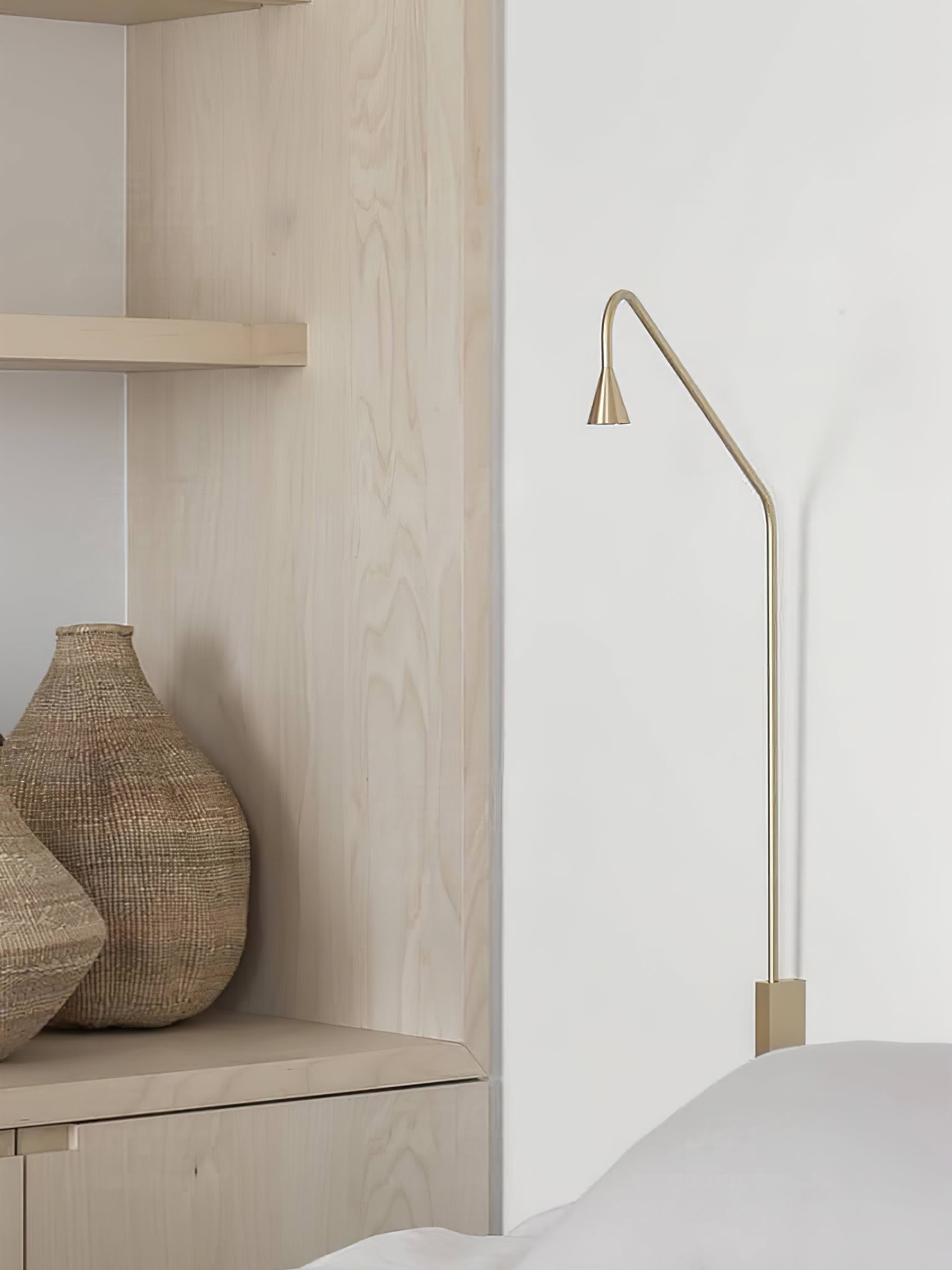 Pureform ウォールランプ