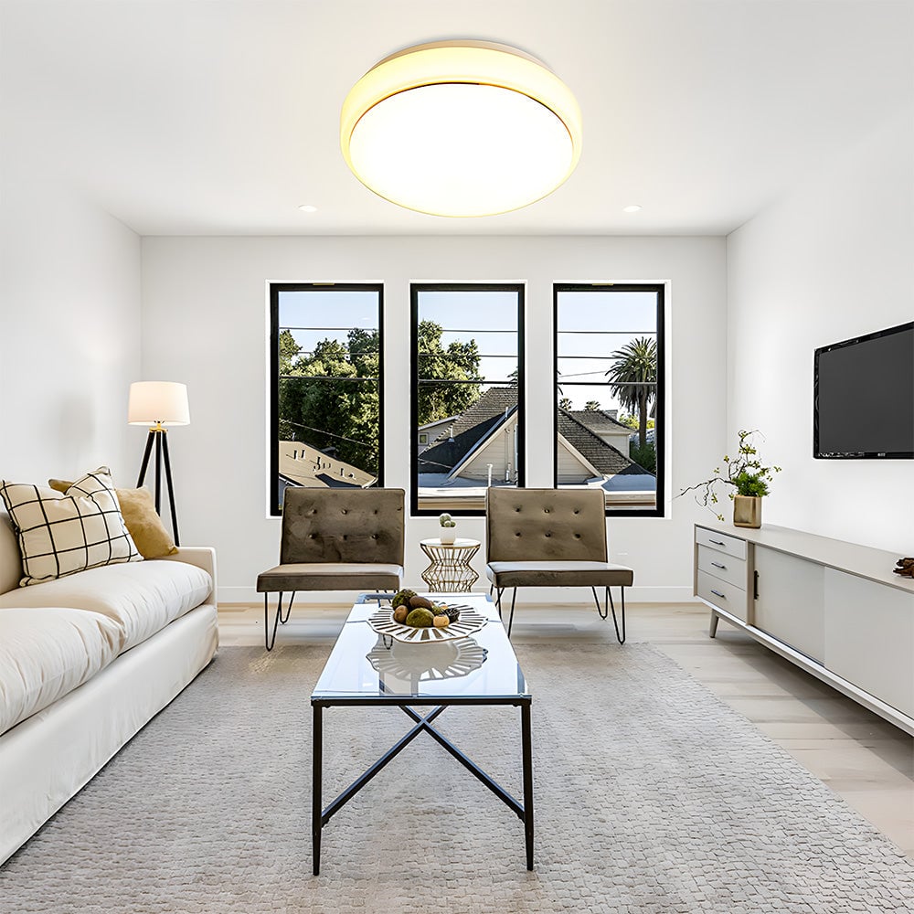 モダンなリビングルームにぴったりの、洗練された丸型LEDシーリングライト
