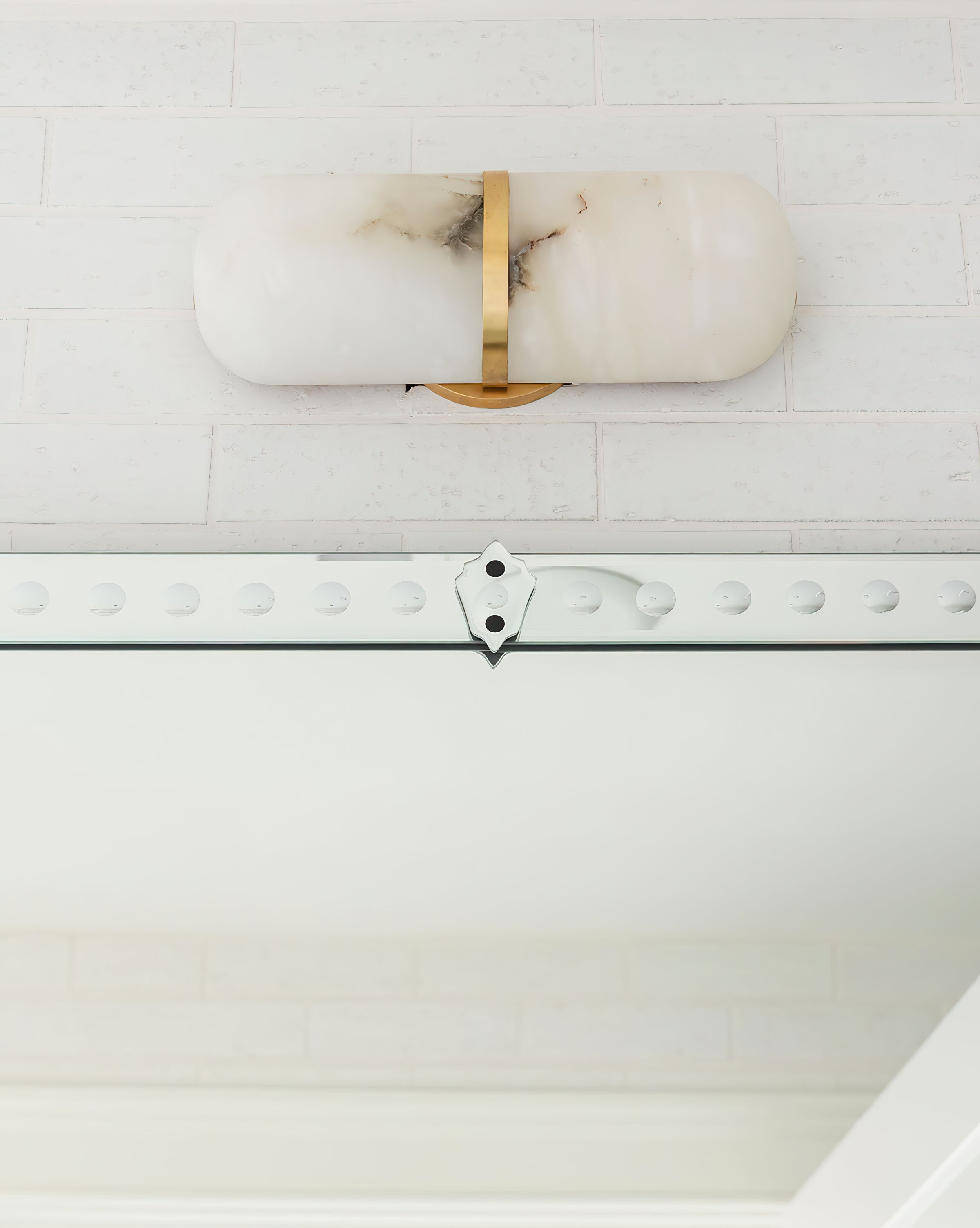 アラバスター ピル ウォール ライト