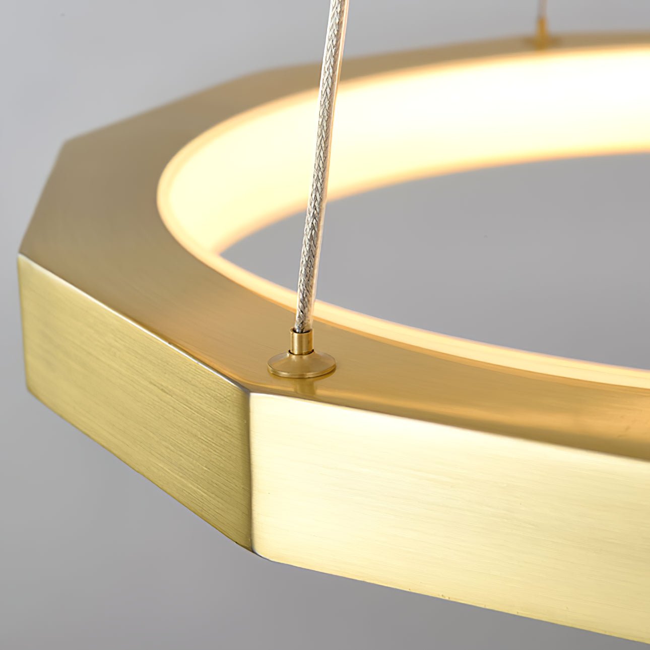 カラ・シャンデリア