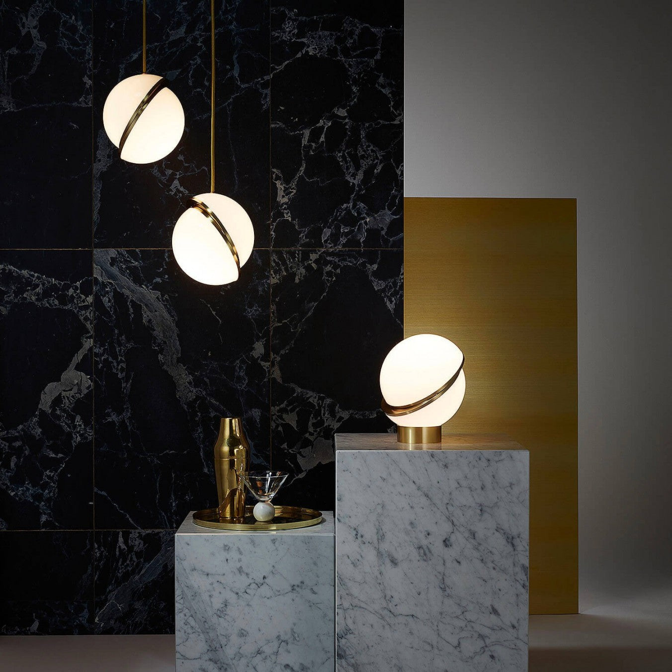 三日月型テーブルランプ